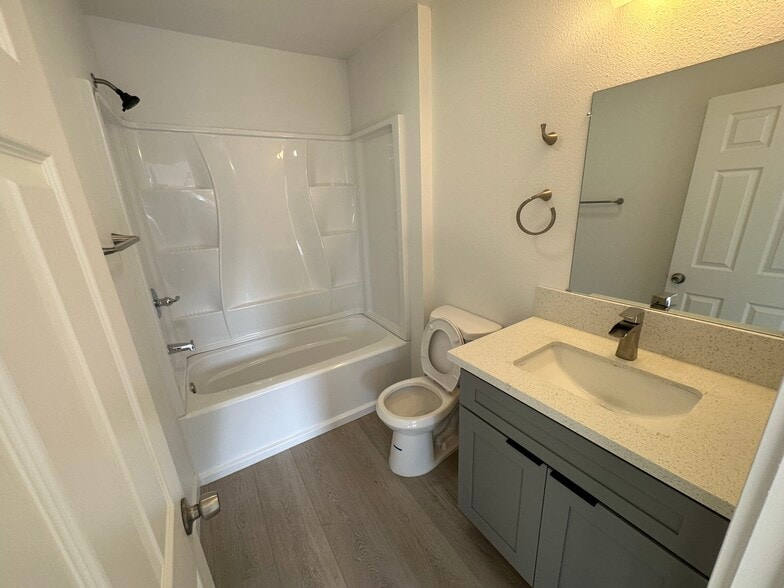 More Photos Of 11518 NE Sandy Blvd, Portland Apartments For Sale