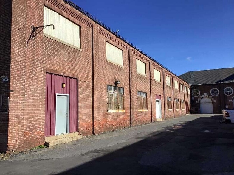 More Photos Of 1 Allen St, Springfield Manufacturing For Lease