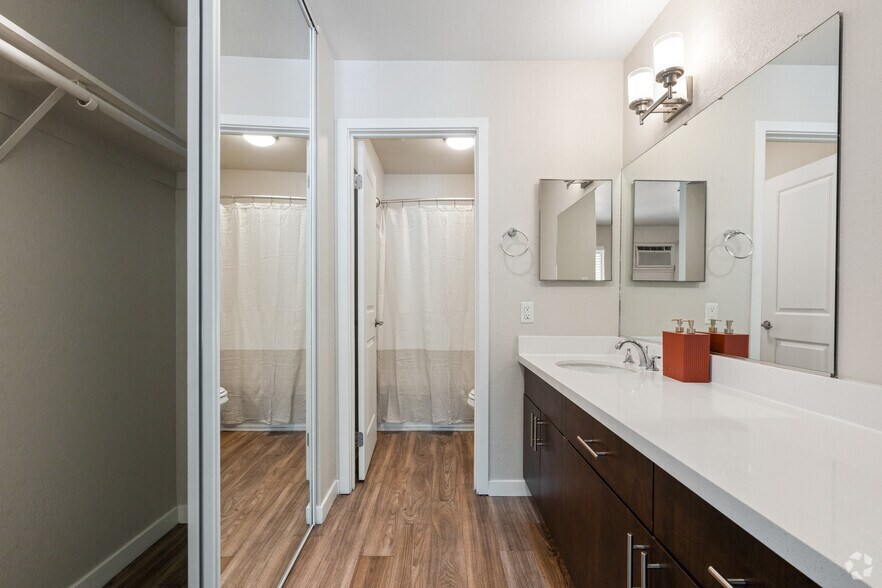 More Photos Of 555 Douglas St, West Sacramento Apartments For Sale