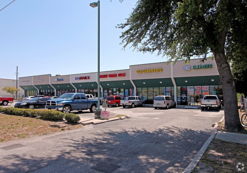 More Photos Of 1652-1704 N Goldenrod Rd, Orlando General Retail For Sale
