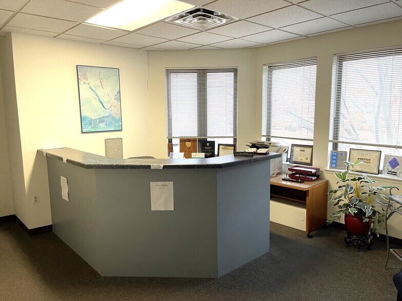 More Photos Of 3405-3407 Olandwood Ct, Olney Office For Sale