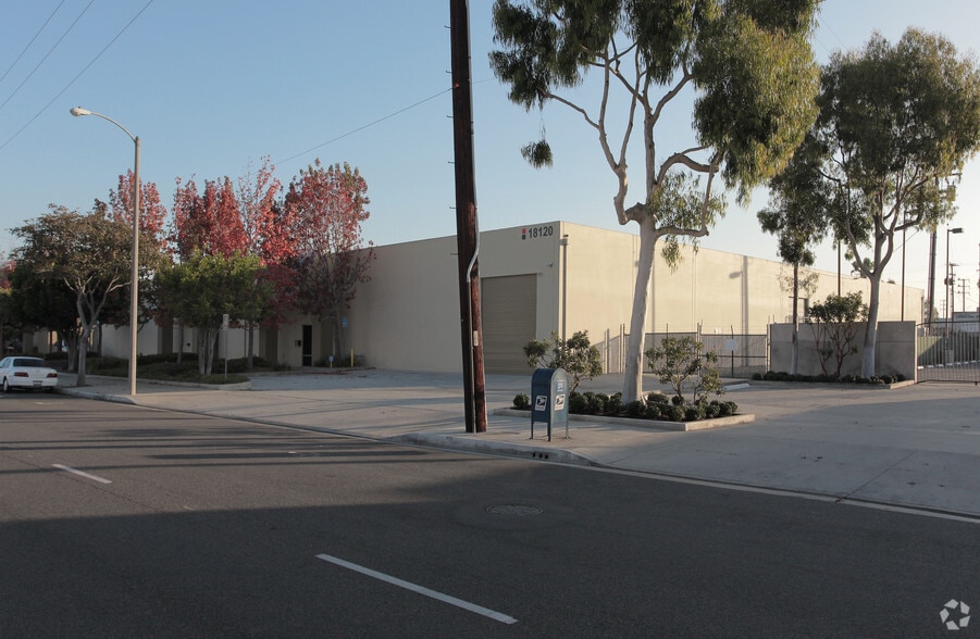 More Photos Of 18120 S Broadway, Carson Warehouse For Lease