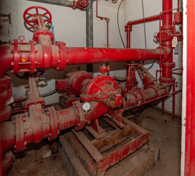 More Photos Of 2001 Windsor Ave, Baltimore Warehouse For Lease