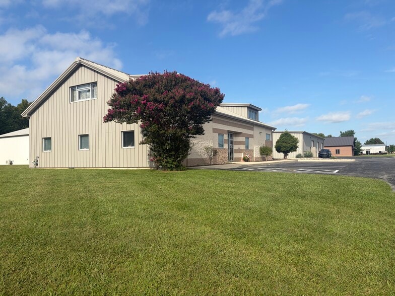 More Photos Of 122 Mullet Run, Milford Office For Lease