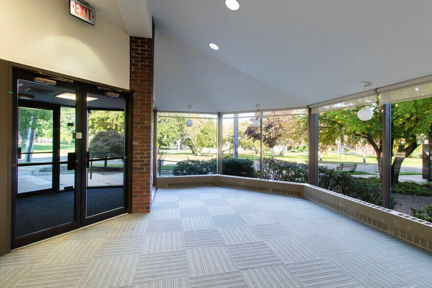 More Photos Of 45 S Main St, Branford Bank For Sale