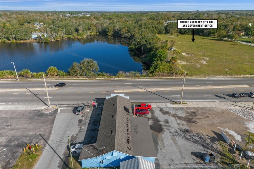 More Photos Of 701 E Canal St, Mulberry Convenience Store For Sale