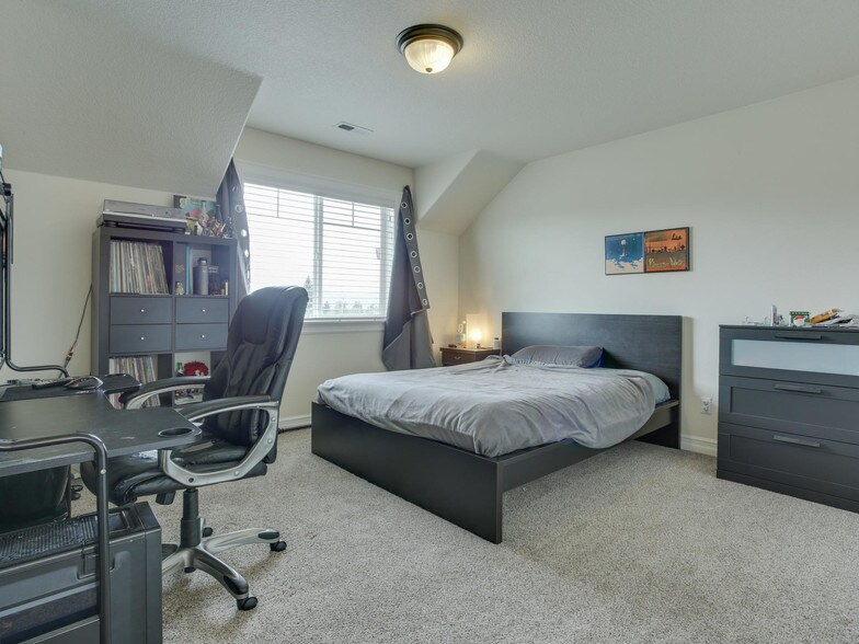 More Photos Of 1647 NE Market Dr, Fairview Apartments For Sale