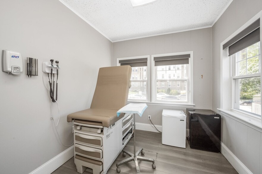 More Photos Of 504 Gramatan Ave, Mount Vernon Medical For Lease