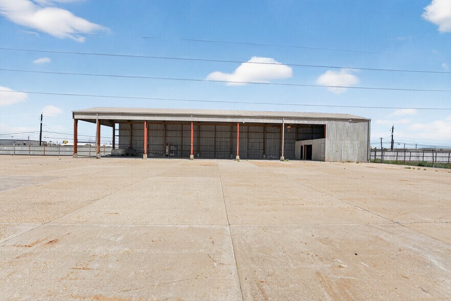 More Photos Of 2434 Etring Ave, Corpus Christi Warehouse For Sale