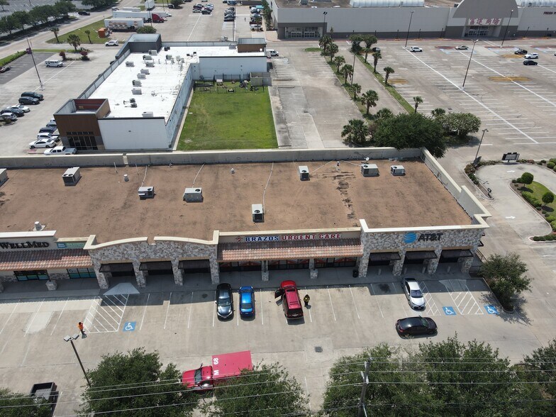 More Photos Of 9370-9380 W Sam Houston Pky S, Houston Unknown For Lease