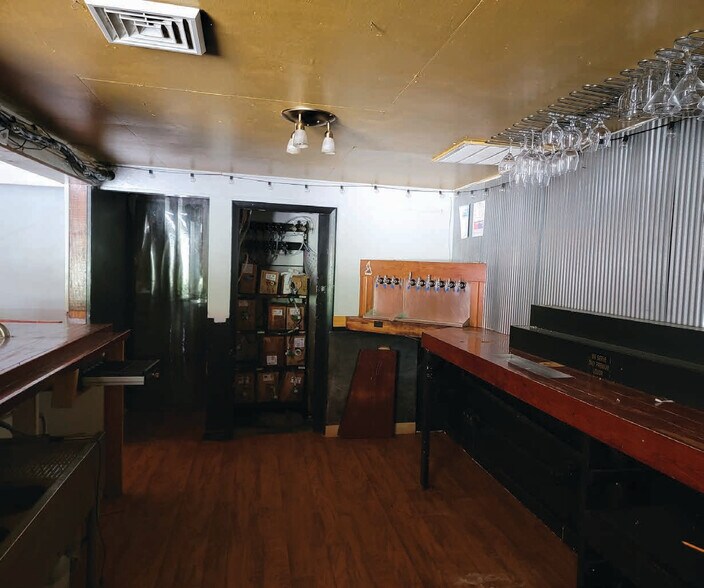 More Photos Of 693 Slaty Fork Rd, Slatyfork Restaurant For Lease