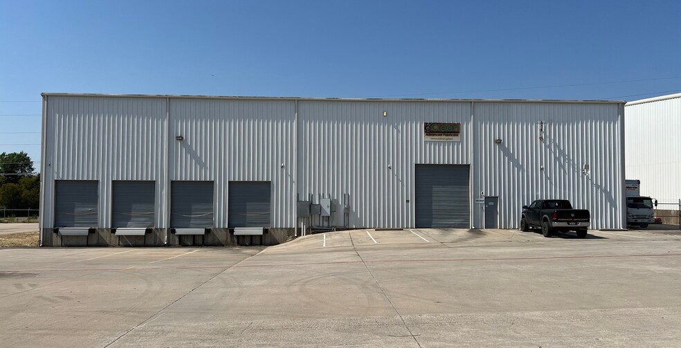 Primary Photo Of 3508 Shelby Ln, Denton Warehouse For Lease