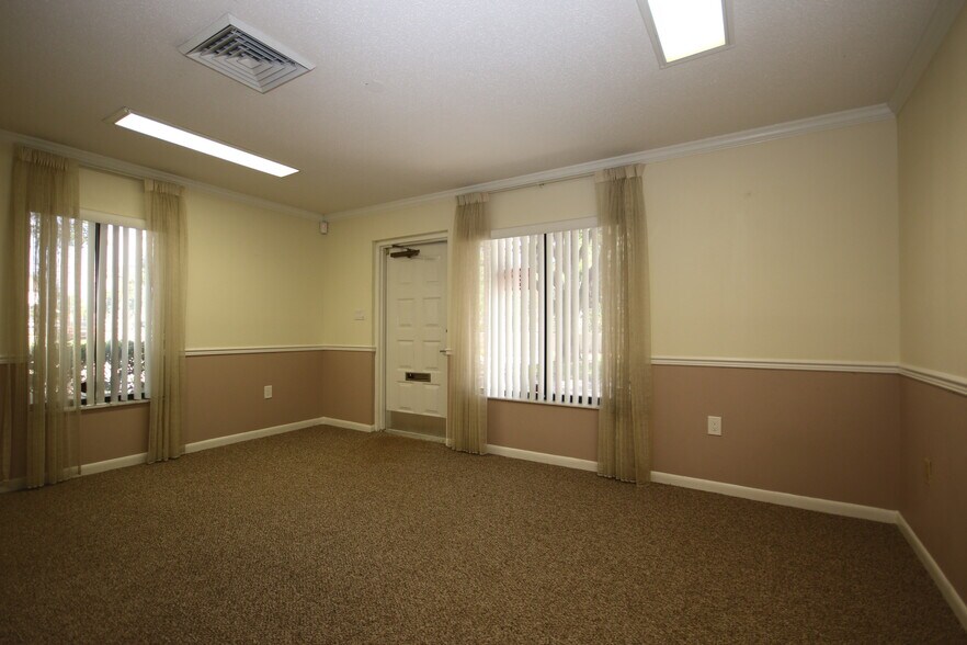 More Photos Of 561 S Duncan Ave, Clearwater Medical For Sale