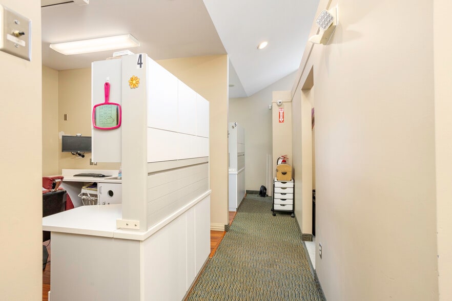 More Photos Of 37235 Goddard Rd, Romulus Office For Sale