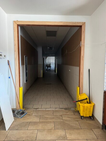 More Photos Of 174 Hamilton Rd, London Freestanding For Lease