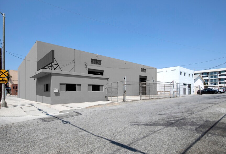 More Photos Of 700-716 Colorado Ave, Santa Monica Industrial For Sale