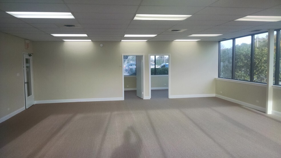 More Photos Of 1235 E Davis, Arlington Heights Office For Lease