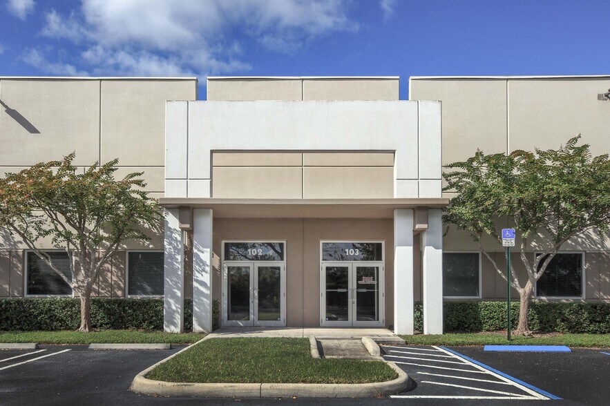 More Photos Of 6535 Nova Dr, Davie Unknown For Lease