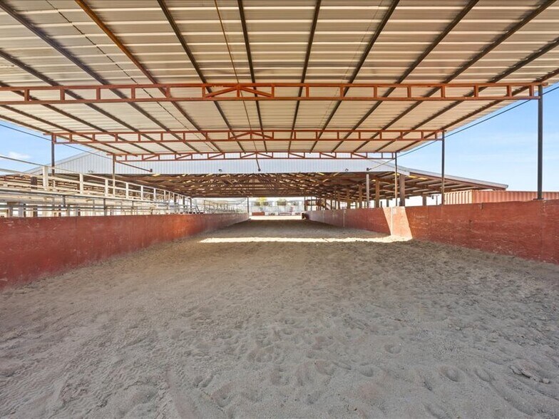 More Photos Of 34338 Nevis Ave, Mc Farland Horse Stables For Sale
