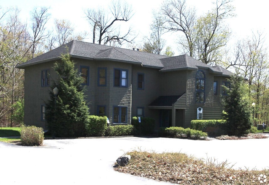 More Photos Of 8100-8116 Cazenovia Rd, Manlius Medical For Lease
