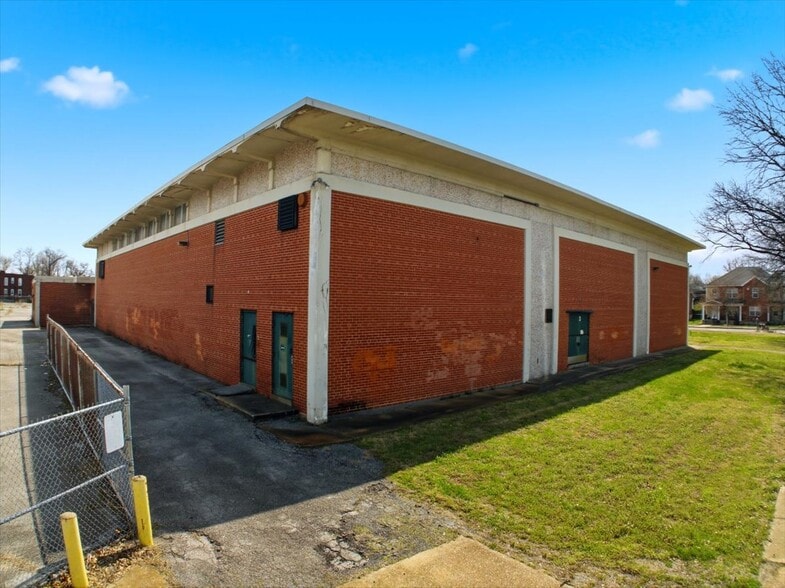 More Photos Of 3923-3955 Saint Ferdinand Ave, Saint Louis Schools For Sale