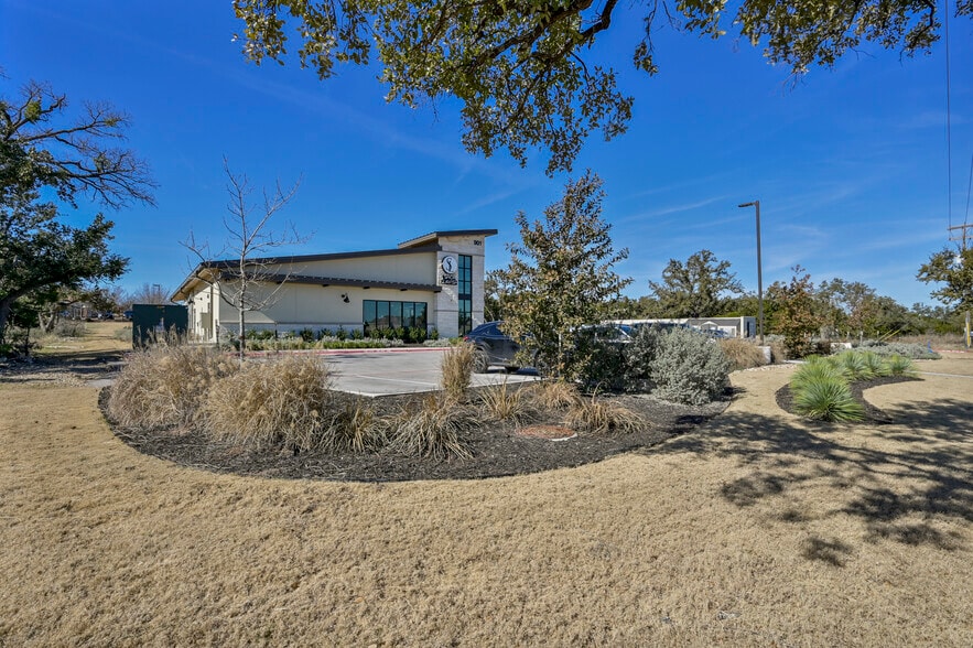 More Photos Of 901 N Vista Ridge Blvd, Cedar Park General Retail For Sale