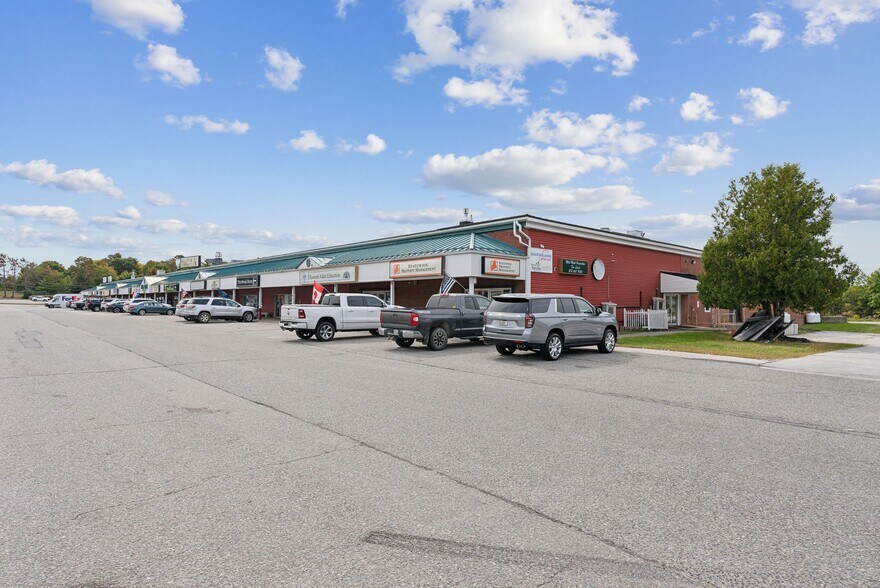 More Photos Of 248 State St, Ellsworth Department Store For Lease