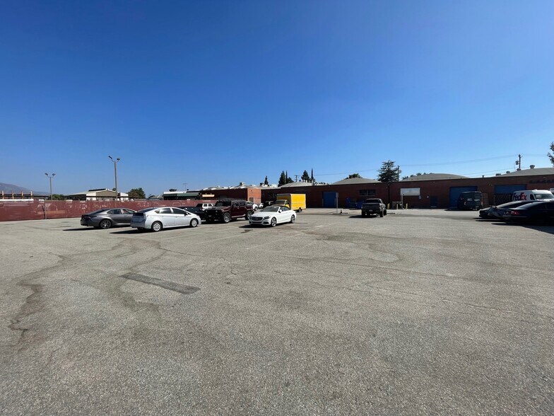More Photos Of 2911-2919 Thornton Ave, Burbank Manufacturing For Lease
