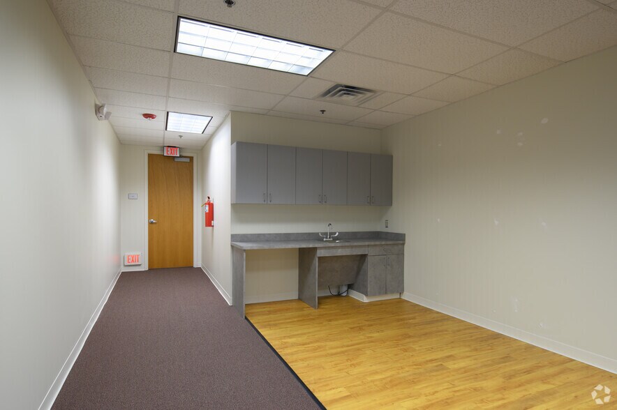 More Photos Of 400 Cresson Blvd, Phoenixville Unknown For Lease