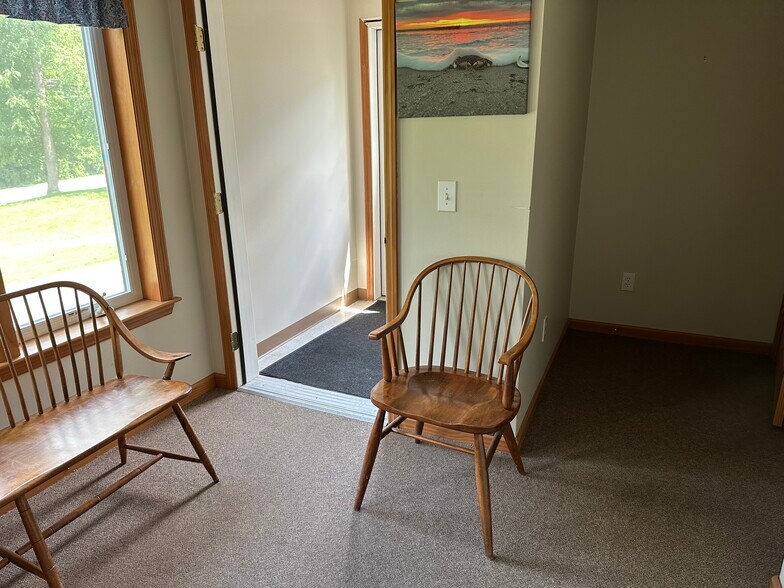 More Photos Of 343 Dewey St, Bennington Office For Lease