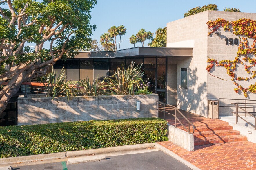 More Photos Of 190 Newport Center Dr, Newport Beach Office For Lease