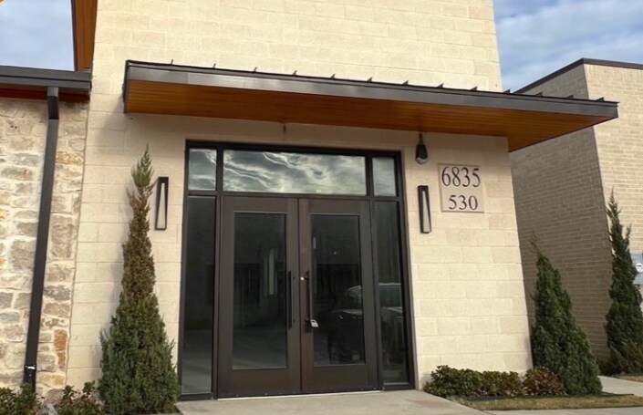 More Photos Of 6835 Communications Pky, Plano Medical For Sale