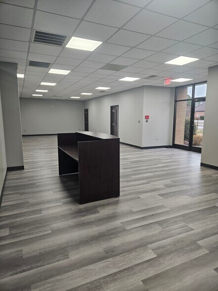 More Photos Of 1512 Hooker Rd, Greenville Showroom For Sale