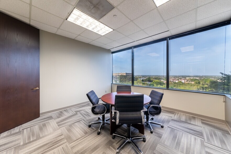 More Photos Of 8122 Datapoint Dr, San Antonio Office For Lease