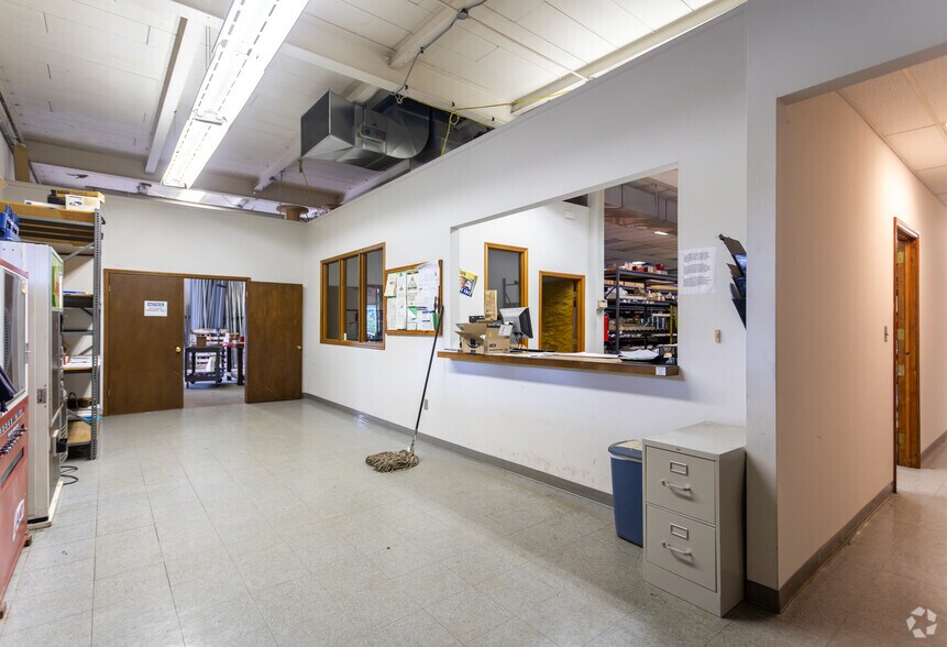 More Photos Of 700 N Cannon Blvd, Kannapolis General Retail For Sale