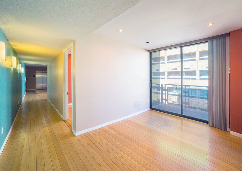 More Photos Of 220 Copper Ave NW, Albuquerque Office For Sale