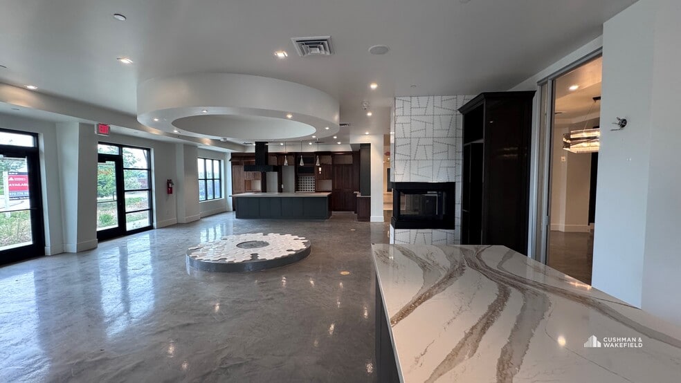 More Photos Of 5000 Goodman St, Timnath Showroom For Sale