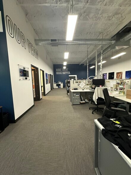 More Photos Of 2612 W Waggoman St, Fort Worth Office For Sale