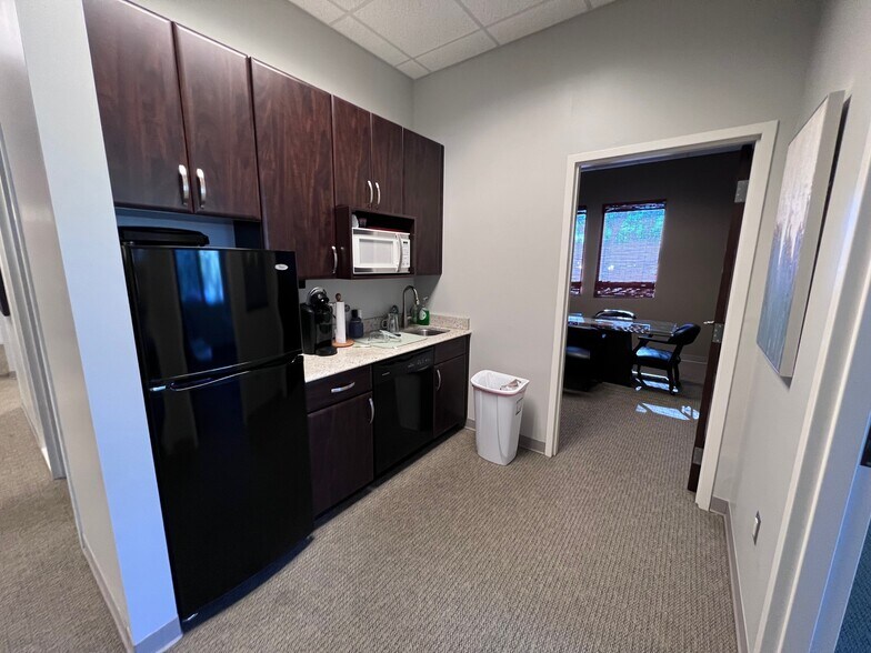 More Photos Of 25074 Olympia Ave, Punta Gorda Medical For Sale