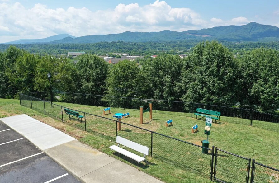 More Photos Of 777 Roanoke Blvd, Salem Apartments For Sale