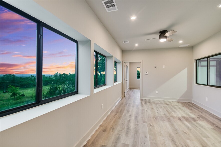 More Photos Of 15210 Fitzhugh Rd, Austin Warehouse For Sale