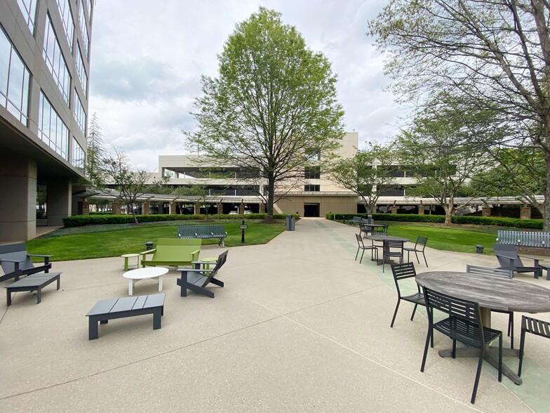 More Photos Of 1110 Sanctuary Pky, Alpharetta Office For Lease