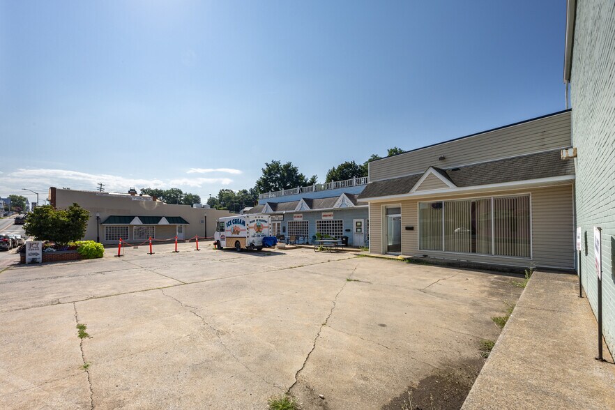 More Photos Of 30 E Main St, Luray Office For Sale