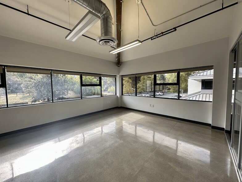 More Photos Of 31416 Agoura Rd, Westlake Village Office For Lease