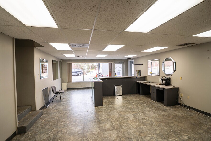 More Photos Of 147 E Lexington Ave, Independence Storefront Retail Office For Sale