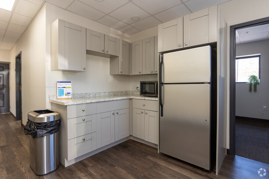 More Photos Of 414 N Meriah St, Landis Warehouse For Lease