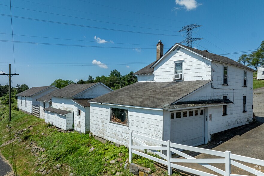 More Photos Of 11 Charlottesburg Rd, Boonton Horse Stables For Sale