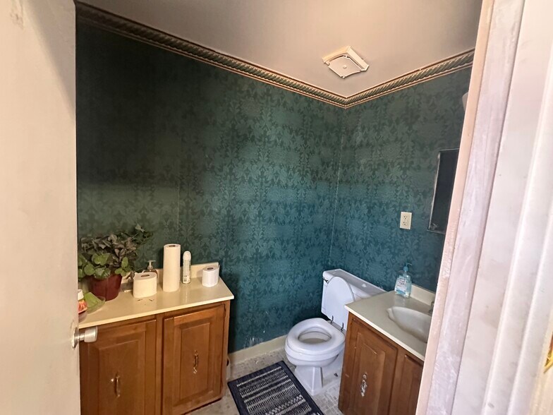 More Photos Of 3314 Millbranch Rd, Memphis Flex For Sale