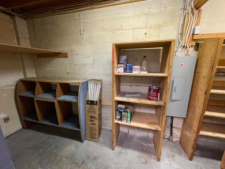 More Photos Of 3009 Murray St, Port Moody Warehouse For Lease