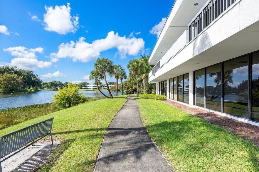 More Photos Of 1100 Northpoint Pky, West Palm Beach Office For Lease
